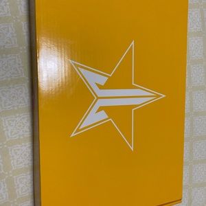 COPY - Jeffree Star summer mystery box mirror